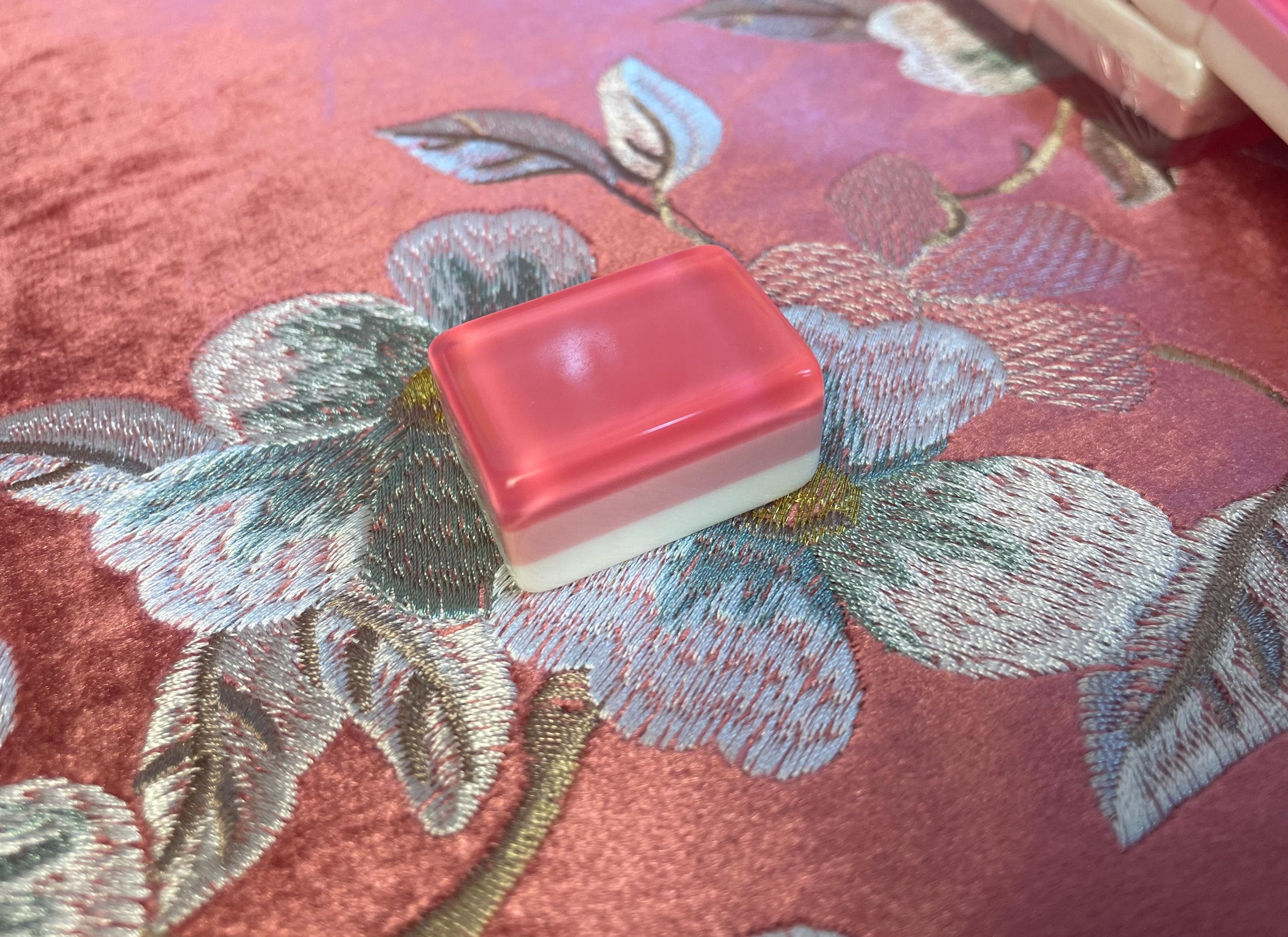 Heirloom Rose American Mahjong Set